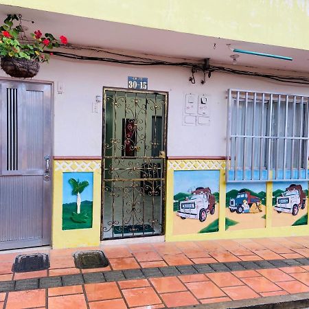 Апартаменты Vivienda Turistica El Zocalo Гуатапе Экстерьер фото